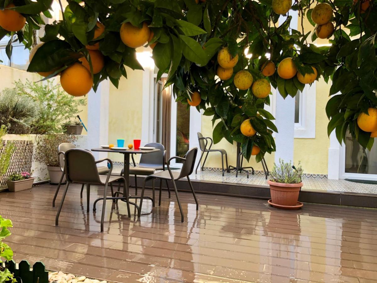 Sunny Orange Garden Apartment In Central Lisboa Eksteriør bilde