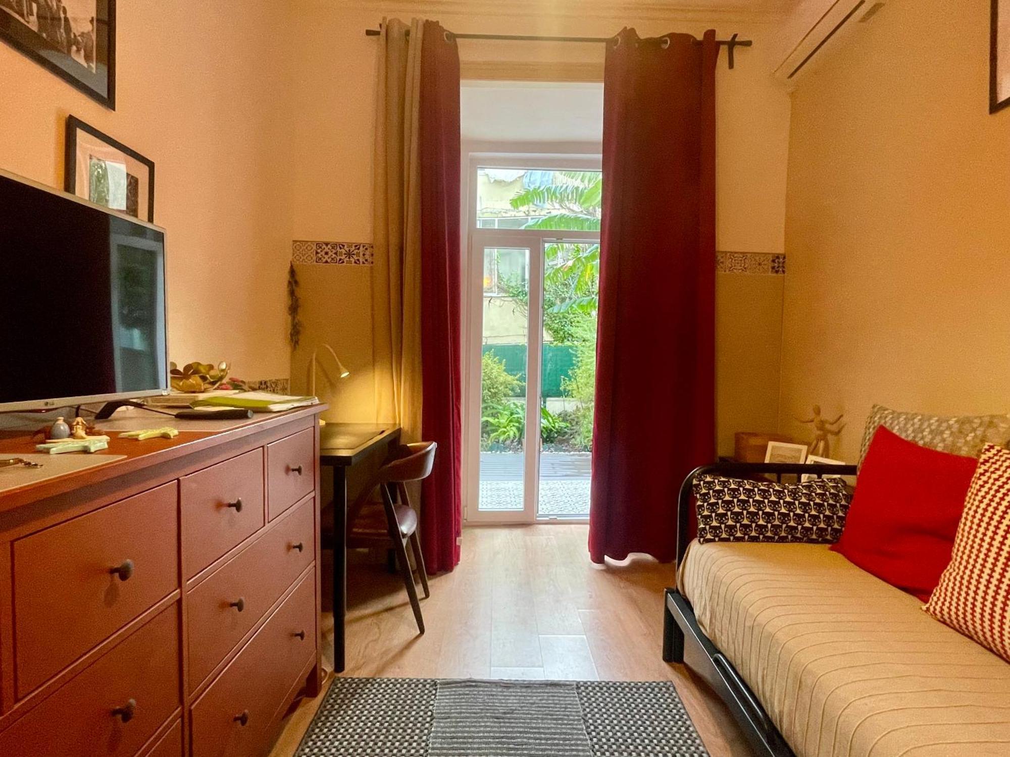 Sunny Orange Garden Apartment In Central Lisboa Eksteriør bilde