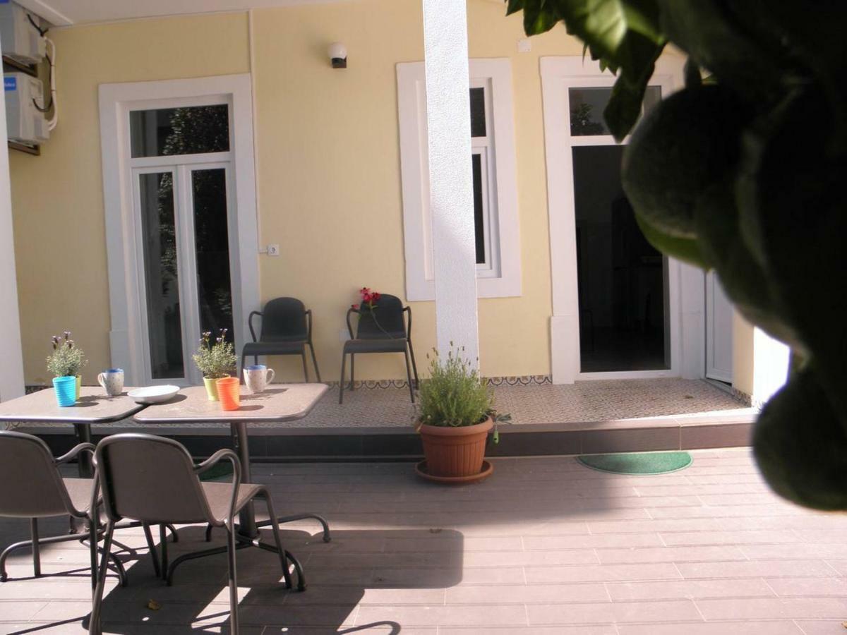Sunny Orange Garden Apartment In Central Lisboa Eksteriør bilde